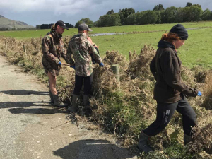 Farmy Army volunteers. Photo: Southland Federated Farmers/Facebook.