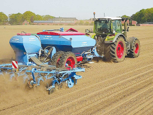 Lemken claims there are yield and quality advantages by precision planting maize in two staggered rows.