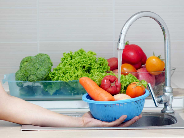 COVID-19: Wash fruit and vege in water only