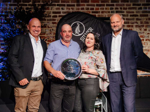 Silver Fern Farms Livestock Rep Simon Boshier (left) with 2020 Plate to Pasture Supplier Awards winners Brent and Kara Lilley and Chief Executive Simon Limmer.