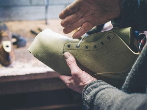 Lastrite offers top-end leather footwear.