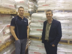 Tim Horsbrugh, Zoetis (left) with Glen McKay, Milligans.