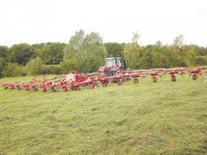 Kuhn’s new high output grass tedder.