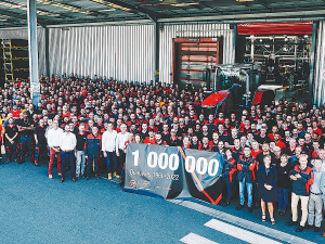 Staff at Massey Ferguson’s Beauvais factory in France celebrate production of its 1,000,000th tractor.