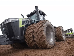 Chinese manufacturer Zoomlion is reported to be conducting large-scale field trials of its flagship DX7004 hybrid wheeled tractor.