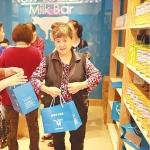 Chinese consumers at the New Zealand Milk Bar.