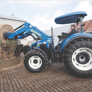 New Holland’s upgraded T4 range has advanced features.