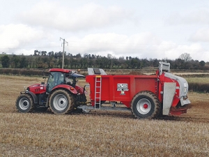 Hi-Spec Xcel 1250 spreader could turn out to be a universal machine. Inset: All material are shed to an even consistency.