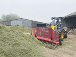 The robustly constructed buckrake can shift large loads quickly.