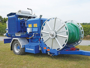 The trailer offers reduced dimensions for ease of access through tight gateways or confined yards.