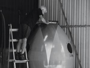 Tony Bish gets a closer look at the inside of the fermenting egg.