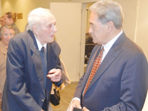 Winston Peters chats with Waikato Federated Farmers life member Sydney Fraser-Jones.