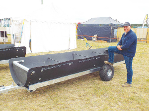 Roger Dalrymple and Trailed Flexi Feeder.