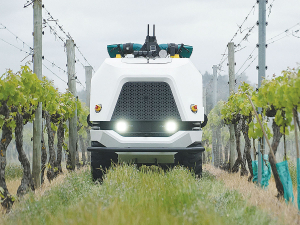The autonomous multi-use, modular vehicle platform for agriculture is designed to carry out a variety of orchard and vineyard tasks and help to alleviate ongoing labour shortages.