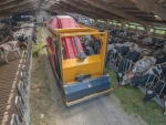 Robot makes feeding the herd a breeze