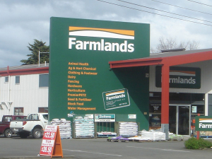 Seven candidates are vying for two director positions on Farmlands&#039; board.