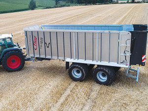 German company Fliegl has acquired the rights to manufacture and market the self-loading/dual purpose wagons, initially under the same Cargos.