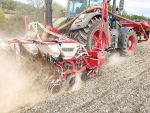 Spot fertiliser applicator keeps costs in check