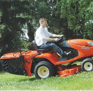 4WD mower won’t scuff, slide