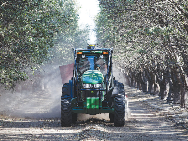 John Deere introduces tractors for orchards, vineyards - Fruit