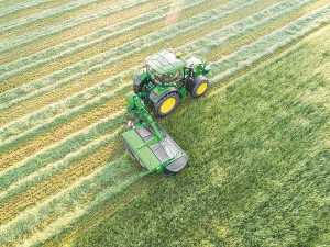 JD’s new R310R Mower Conditioner is said to be ideally suited to operations where paddock size suits nimble 100hp tractors.