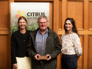Citrus NZ Industry Champion John MacPherson (centre) flanked by Tam Jex-Blake interim chair Citrus NZ and HortNZ chair Bernadine Guilleux.