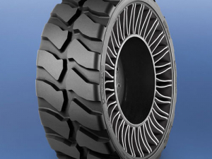 The airless X Tweel SSL tyre.