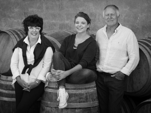 Judy, Rosie and Tim Finn.