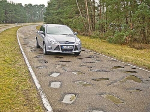 The 1.5km test track replicates 100 potholes and surfaces from 50 countries.