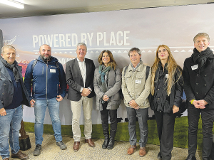 Italian machinery manufacturers led by Trade Commissioner Simona Bernardini (centre) meeting with Agriculture and Trade Minister Damien O’Connor at this year’s Fieldays.