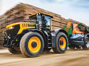 JCB has unveiled the new 8000 series Fastrac to replace its current high horsepower offerings.