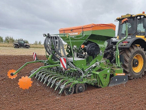 Amazione’s new pneumatic harrowmounted seed drill, Centaya Special.