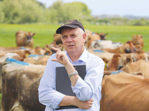 DairyNZ’s Chris Glassey makes a point at the field day last week.