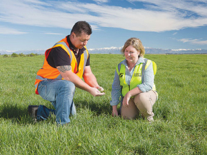 Shane Kelly (left) and Ravensdown senior agri manager Sonya Perkin.