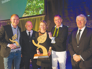 Woodhaven Gardens director Jay Clarke (left), HortNZ chair Barry O’Neill, Emma Clarke, managing director John Clarke and Agriculture Minister Damien O’Connor at the Hort awards night.