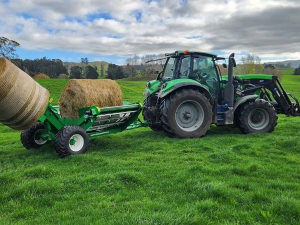 Hustler’s third-generation Unrolla TX 235, self-loading bale feeder.