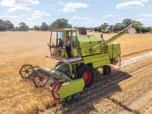 Historic Claas Senator Combine Returns to Work in Suffolk