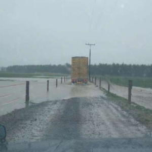 Flooding closes Southland roads     