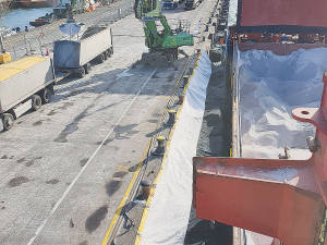 Ravensdown product unloaded from MV Rangitata in New Plymouth.