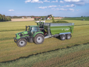 The Fliegl TMK dump trailer range offers greater versatility throughout the year.