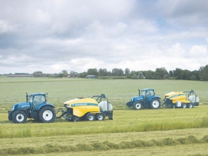 New Holland’s roll bale range.