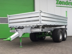 The 8-tonne capacity Zocon trailers are imported by machinery seller Ag Attachments.