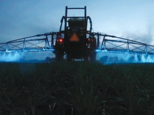 BlueBeam sheds light during spraying.