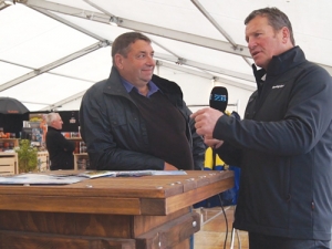 Eliot Cooper (left) discusses the capsule trial with Richard Loe.