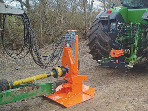 The Siwi combi hitch is fully automatic, allowing a tractor to reverse and hook up an implement without the driver needing to leave the cab.