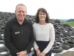 Raewyn Bennett (right) with Ian Williams, Pioneer Seeds.