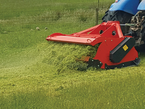 One of the key benefits of topping with a mulcher is improved moisture retention.