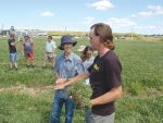 Winner of best first-year pasture, Robert Garshaw (right) with Dr David Hume, AgResearch.