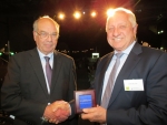 Sir Brian Elwood (left) with Oceanic's John Malyon.
